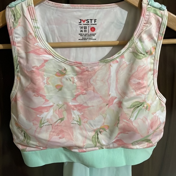 Just F Tank top with padded sports bra by Jacqueline Fernandez. - Picture 7 of 7